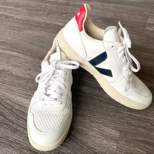 VEJA + NET SUSTAIN V-10 Blue and Red White Leather Sneakers